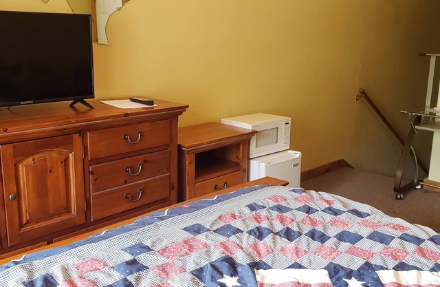 Private Room W/Deck*MiniFridge&Microwave