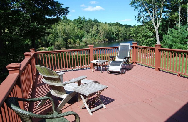 PRIVATE Saugerties/Catskill area Lakeside 3-Br. near Hunter Windham Woodstock
