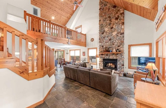 Private Setting Union Pier - Walk to Beach, Shops & Restaurants | Anchor Point