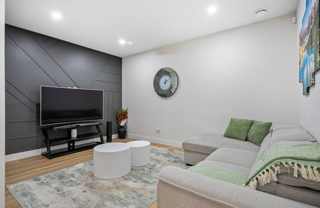 Private Sherwood Suite by Park