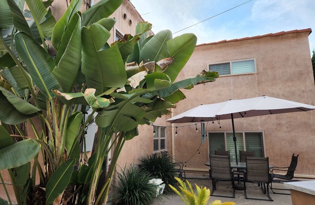 Private Studio w/Full Bath, Glendale GEM