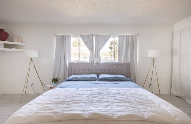 Private Studio with Shared Pool 15 minutes to Vero Beaches and Fort Pierce Inlet