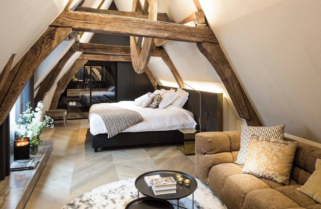 Private suite with cathedral views