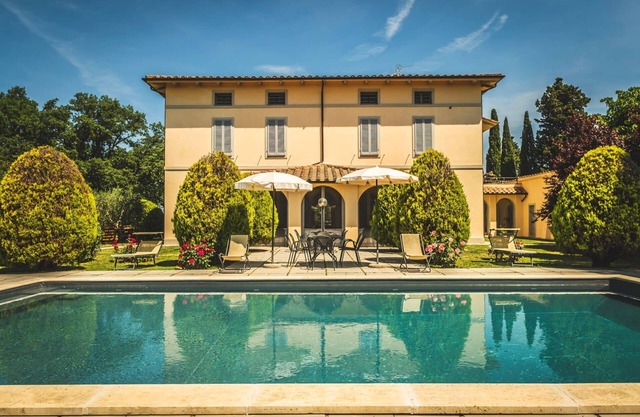 Private Villa with A/C, private pool, WIFI, TV, veranda, pets allowed, close to Montepulciano