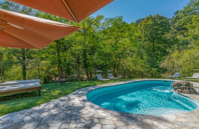 Private Villa with private pool, WIFI, TV, patio, panoramic view, parking, close to Florence