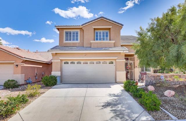 Private Yard: Las Vegas Sanctuary on Cul-De-Sac