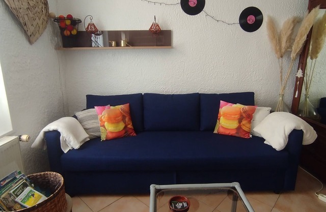 Proche de Tours en Voiture, Studio Plein Pied Avec Cour Privée, Animaux Acceptés