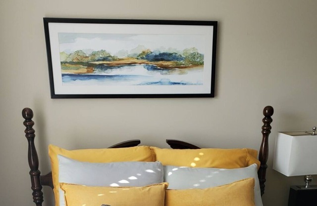 Professional, Upscale, Classy, Shared, Suburbia Lifestyle