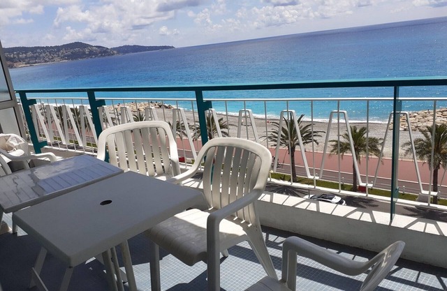 Promenade des Anglais apartment sea view, air conditioning, small bedroom