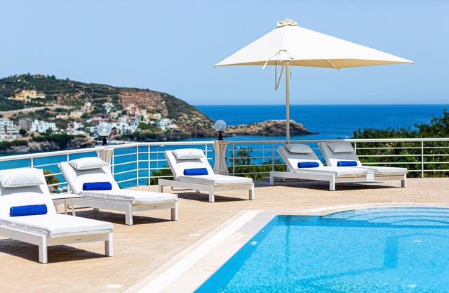 Promitheas Villa, with Pool & Heated Spa Whirlpool, ΒΒQ Facilities, Playground