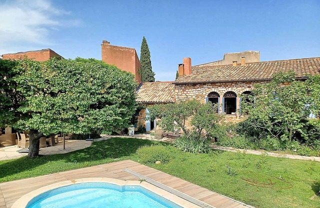 Property in the heart of the Luberon in an exceptional setting, dog allowed (1)