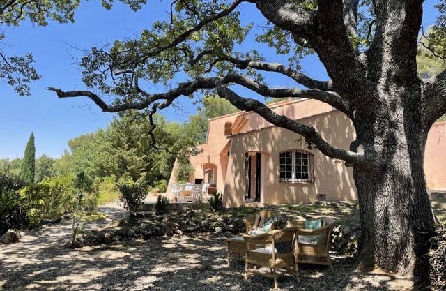 Provencal villa with pool