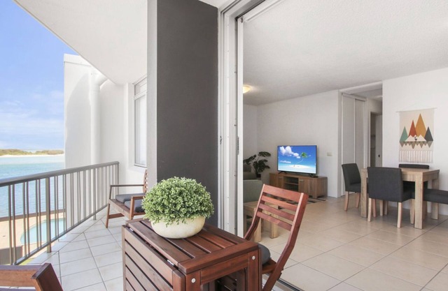 Pumicestone Lodge Unit 12, 26 Maloja Ave