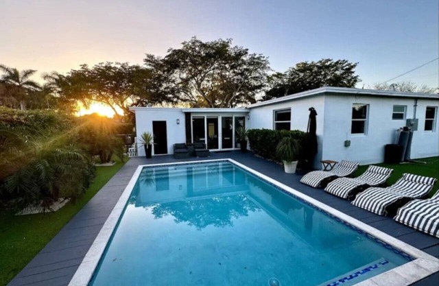 Pura Vida Villa: Miami Lux Stay + Pool & Hot Tub