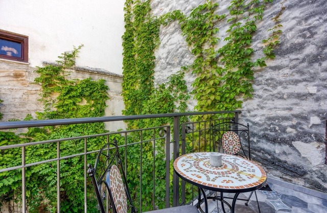 Purple Fig - Apartment