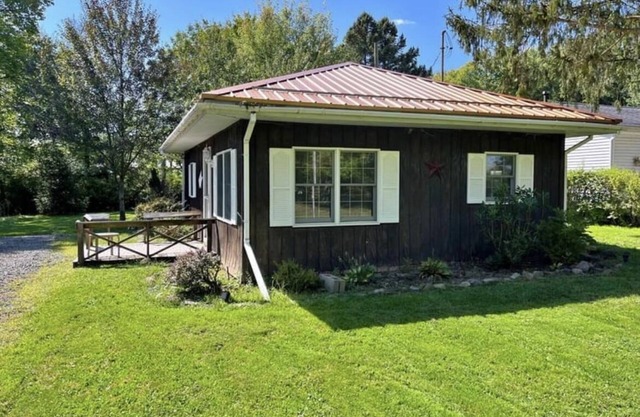 Pymatuning parkside cabin near Jamestown marina & dam