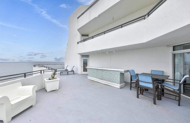 ⭐️Pyramind 18F EPIC HUGE Balcony Oceanfront Pool VIEWS⭐️