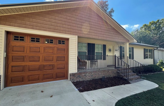 Qb-1: 4 Bedroom Home 3.5 miles from Bryant-Denny Stadium!