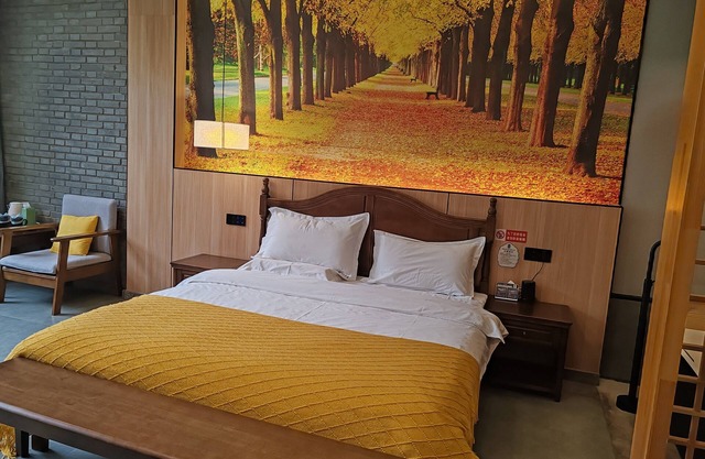 Qichi Waterfront B&B Hotel