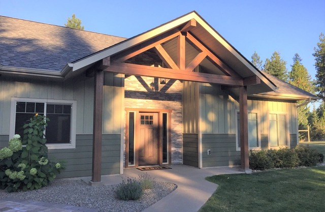 Quail House: 3 Bedroom with Mountain & Valley Views, plus Hot Tub