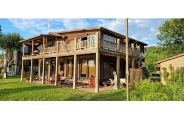 Quaint and Peaceful Waterfront Cabin Unit 4