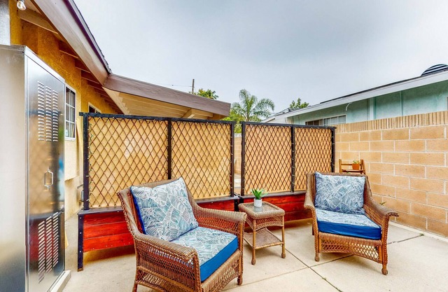 Quaint Apartment in the City with a Patio