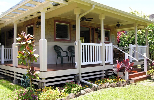 Quaint Cottage TVNC#5100 in heart of Hanalei, beach easy walk, 465/night, 2 pple
