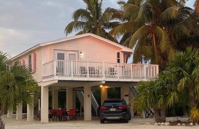 Quaint Glamping Cottage on Private Island, Sandy Beach with Freshwater Pool!