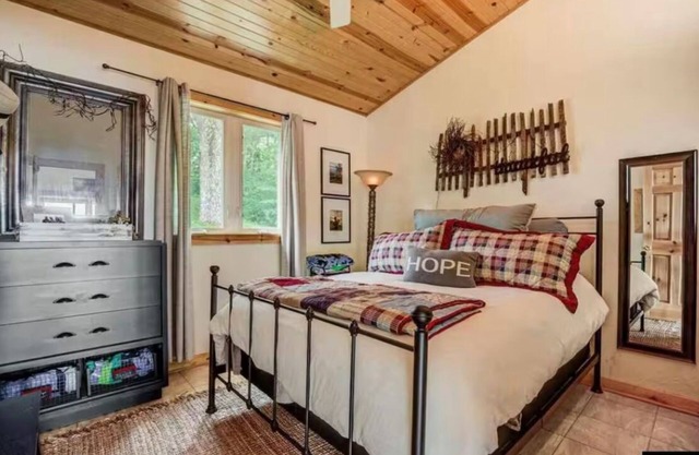 Quaint Lake Tetonka Cottage!