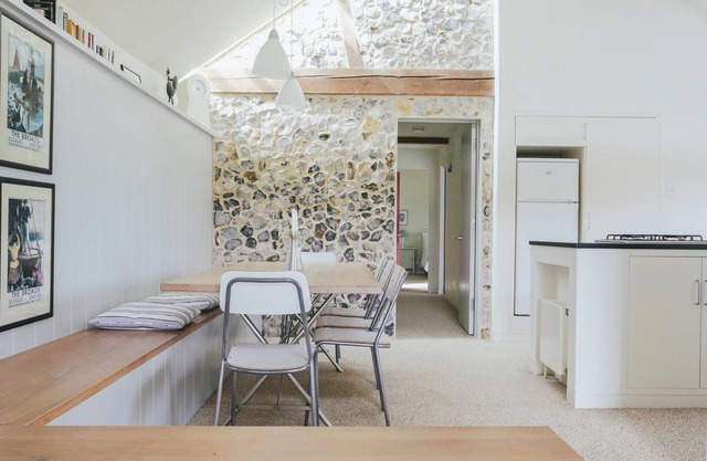 Quaker Barn is a 5* family and dog-friendly cottage in rural North Norfolk