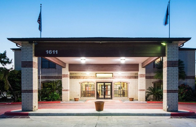 Quality Inn University near Downtown