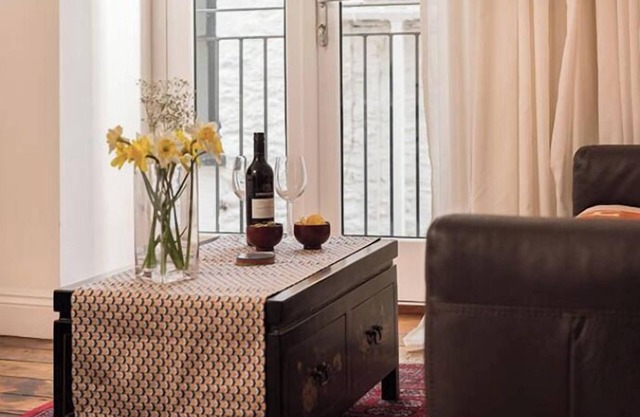 Quay Loft, Historic Net Loft on Mevagissey Harbour, chic luxury living with FREE Parking