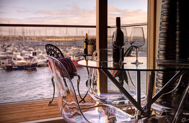 Quayside - Two Bedroom Apartment, Sleeps 4