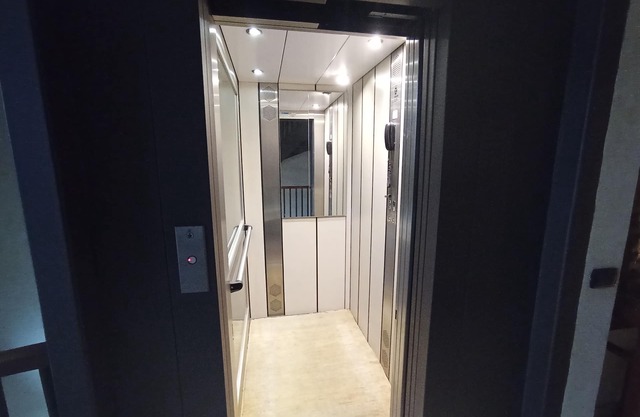 Questa elegante villa offre camere perfetto per viaggi di lavoro o di coppia