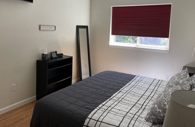 Quiet 2 Bedroom House