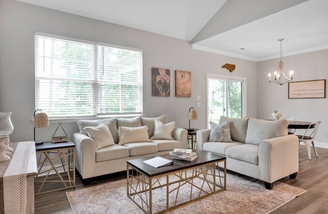 Quiet 3BR Retreat near LKN