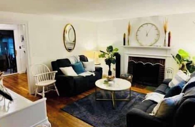 Quiet and Comfortable 4 Bed 2 Bath