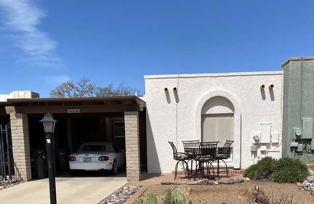 Quiet and Cozy DH2 Townhome close to DH social center