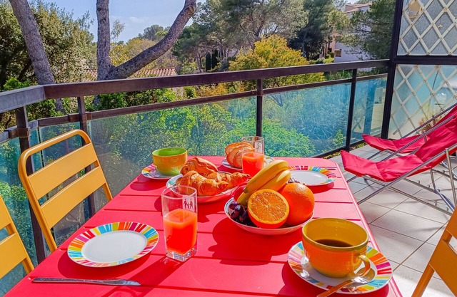 Quiet, Beaches 900 m, Nice Terrace, Air-condition