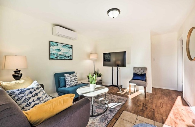 Quiet Carpinteria Cottage By Town and Beaches