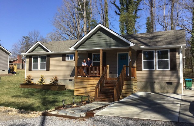 Quiet & Chic 3 BR Cottage w/Private Garden Near Downtown Asheville