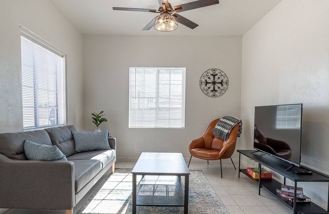 Quiet, comfortable home near downtown