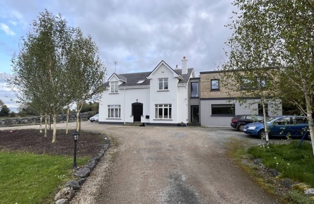 Quiet Family Room - 5 Minutes From Moycullen Village
