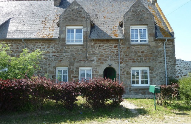 Quiet farmhouse/longère near Beaches and Sea Baths