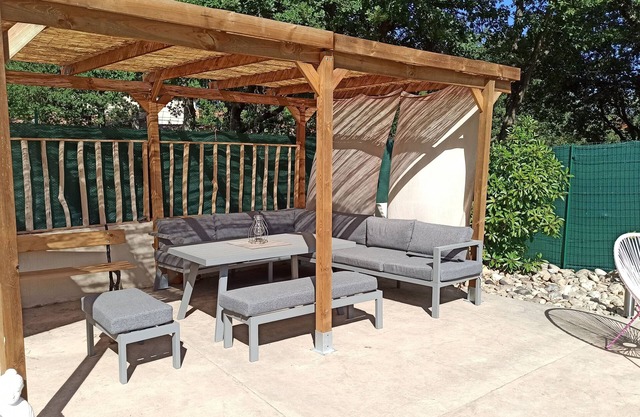 Quiet house. A relaxing vacation between sea and mountains.