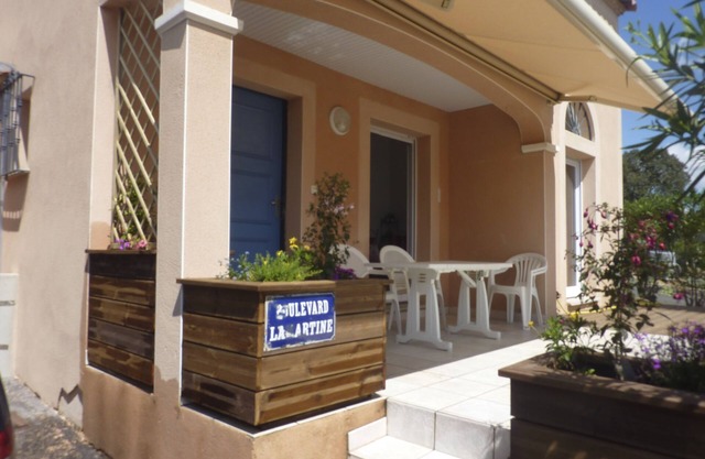 Quiet house in the garrigue, 20 minutes from the beach (6 people)
