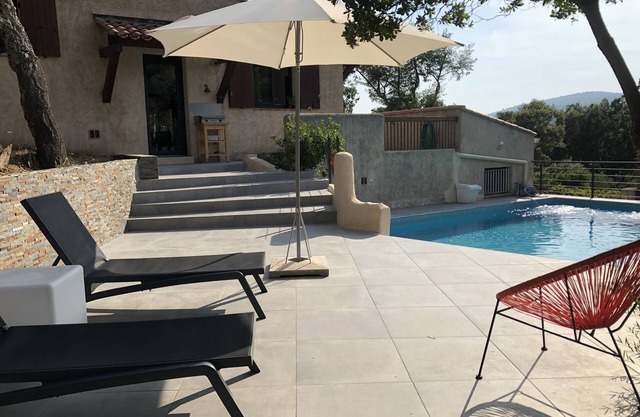 Quiet property, open sea and hills - Domaine de Valcros
