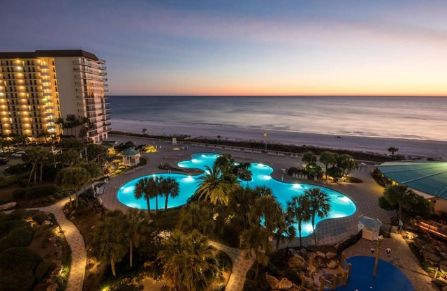 Quiet-Relaxing-Modern-Sleeps 8-Walk to the Beach!