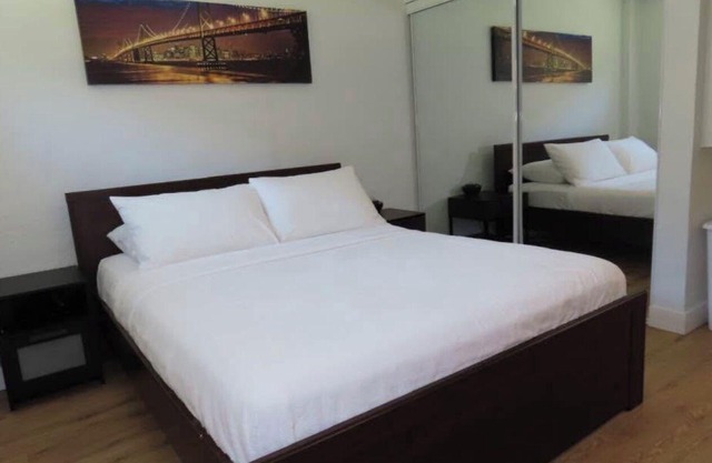 Quiet, Spacious, And Private Space In A Very Convenient Neighborhood.