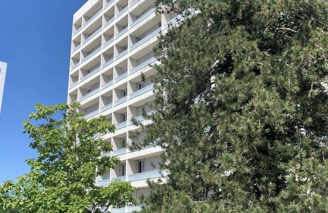 Quiet studio with balcony, parking space